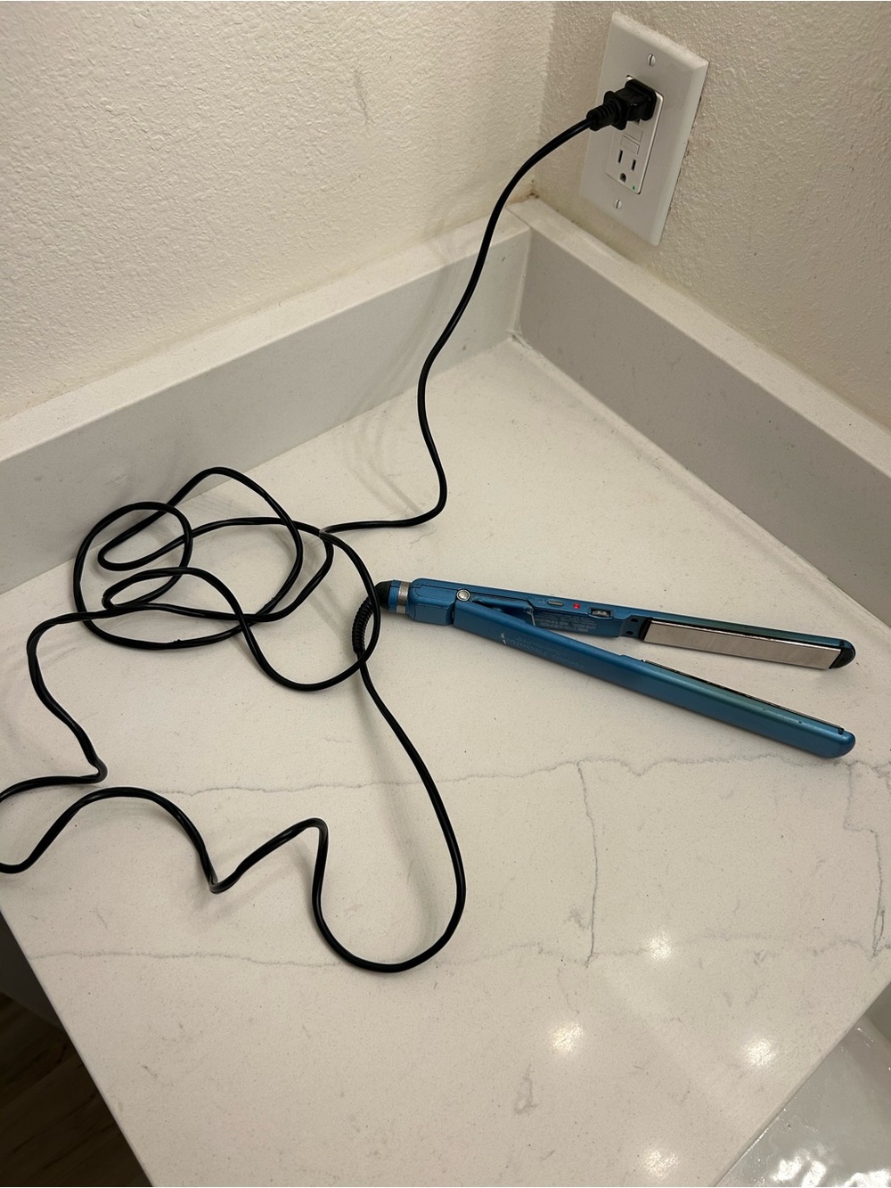 Babylisspro Nano Titanium Hair Straightener